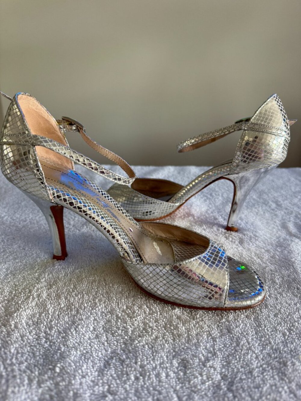 Mr Tango Silver Women's shoes size 7.5 B